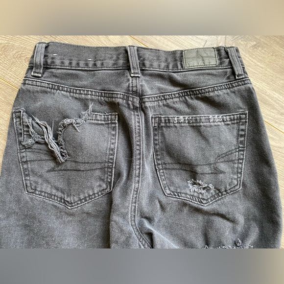 American Eagle super distressed high rise black cropped mom jeans - Picture 8 of 16